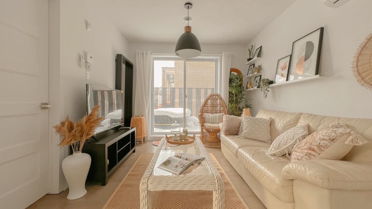 Photo of Livingroom in Cote-Des-Neiges—Notre-Dame-De-Grace