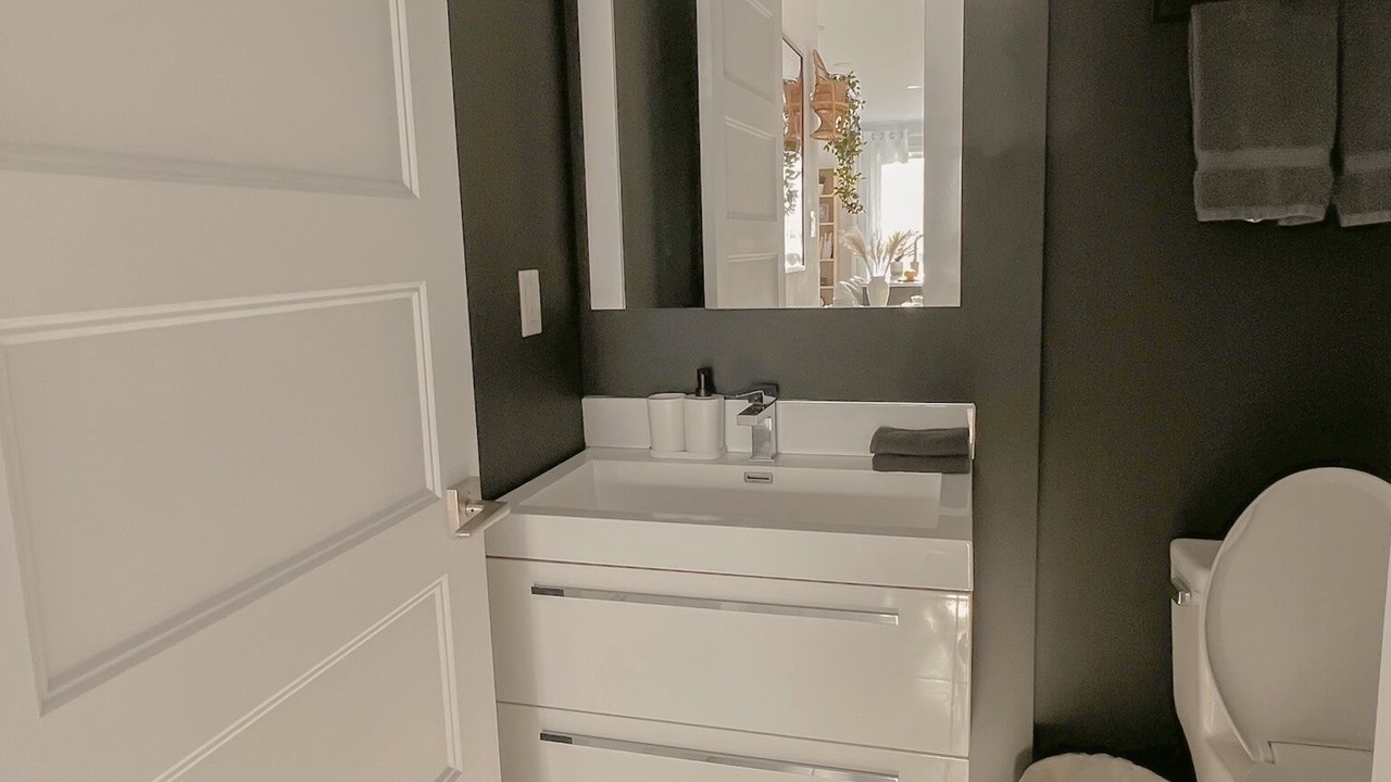 Photo of Bathroom in Cote-Des-Neiges—Notre-Dame-De-Grace
