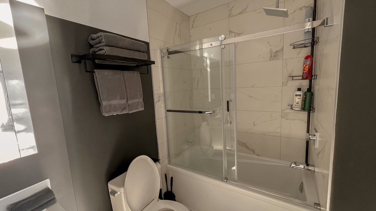 Photo of Bathroom in Cote-Des-Neiges—Notre-Dame-De-Grace