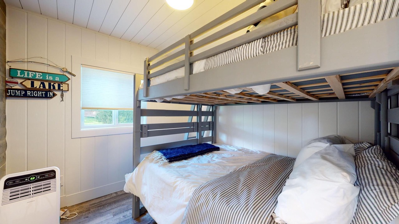 Photo of Bedroom in Waupoos