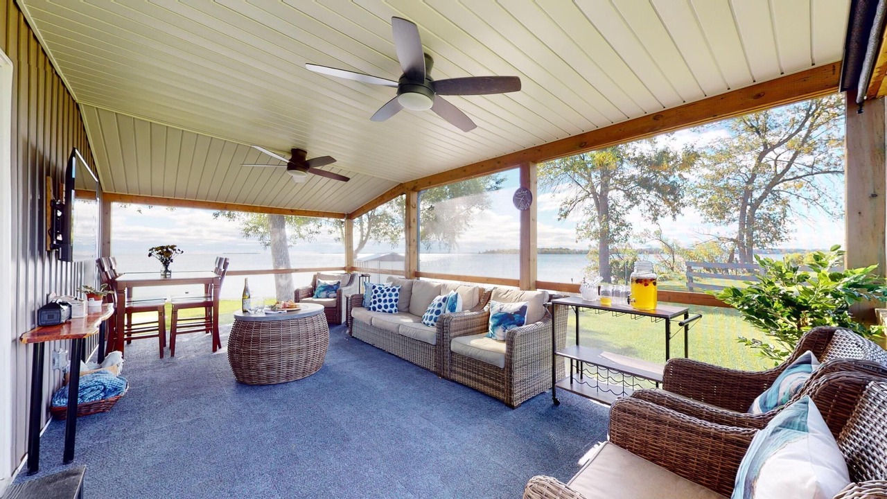 Photo of Livingroom in Waupoos