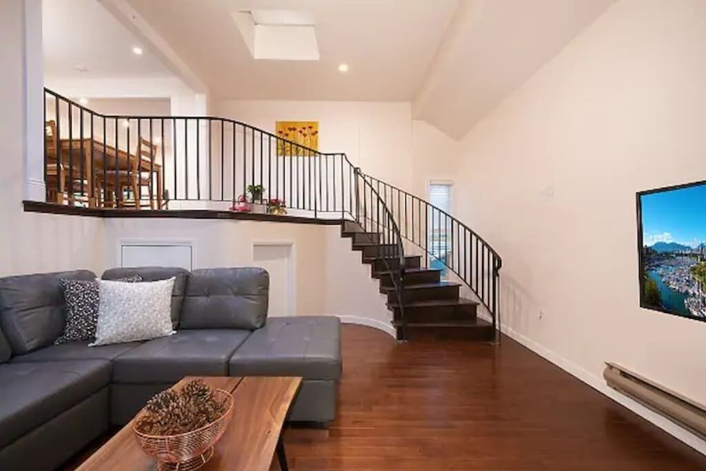 Photo of Livingroom in Shaughnessy
