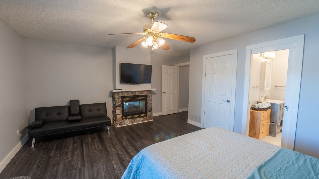 Photo of Bedroom in Haliburton