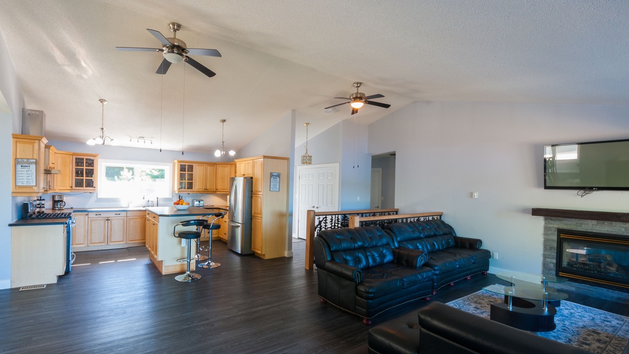 Photo of Livingroom in Haliburton