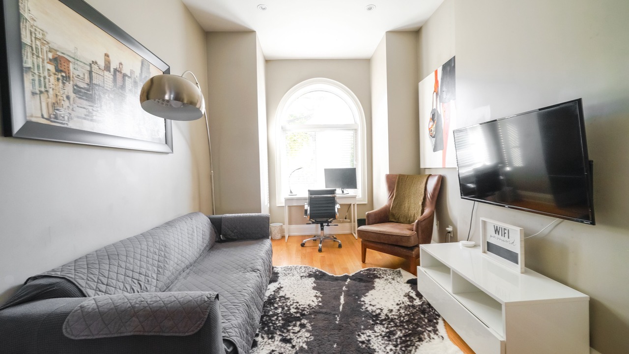 Photo of Livingroom in King West Village