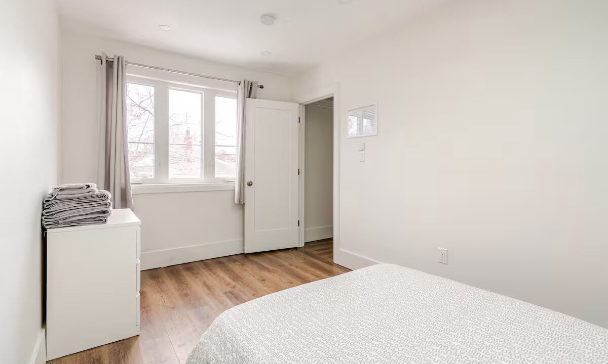 Photo of Bedroom in East Danforth