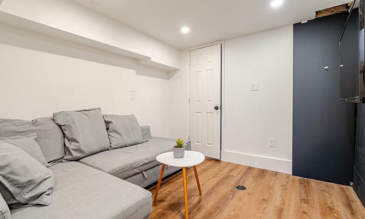 Photo of Livingroom in East Danforth