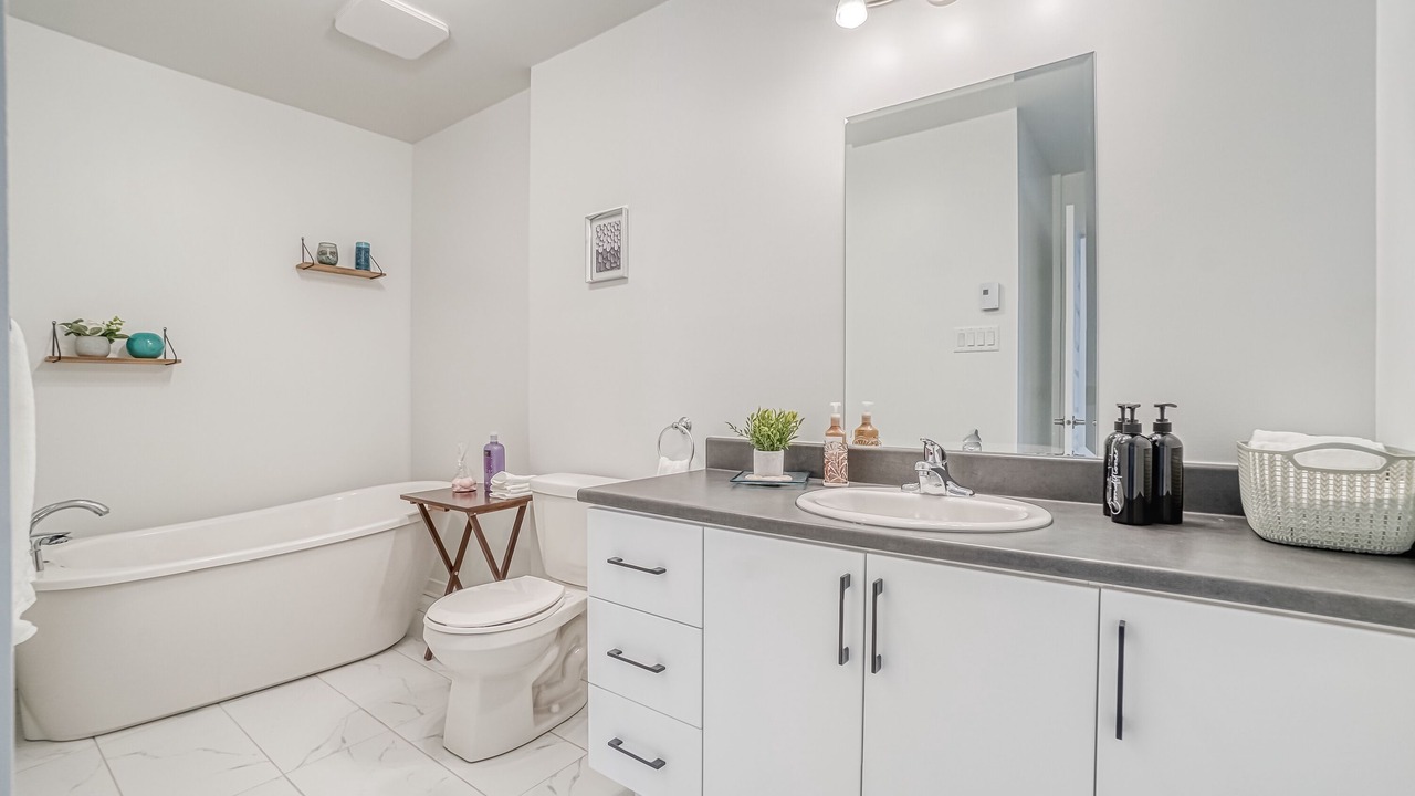 Photo of Bathroom in Val-des-Monts