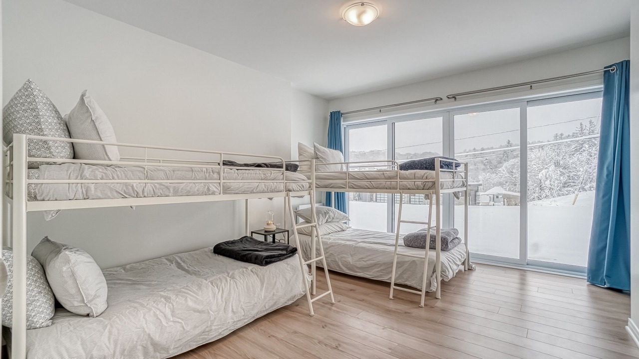 Photo of Bedroom in Val-des-Monts