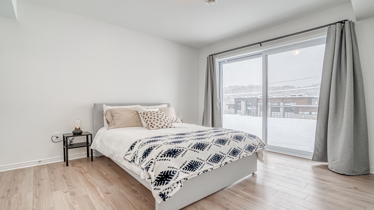 Photo of Bedroom in Val-des-Monts