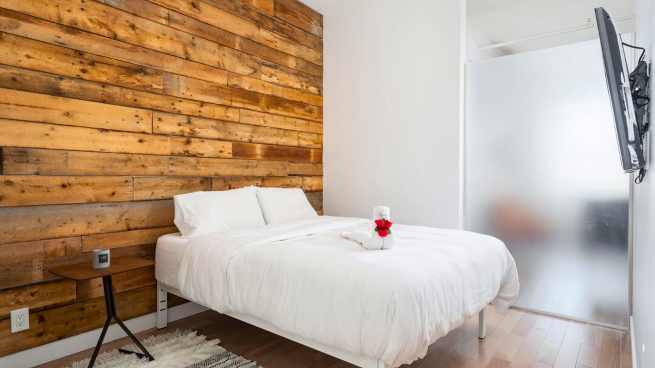 Photo of Bedroom in Old Montreal