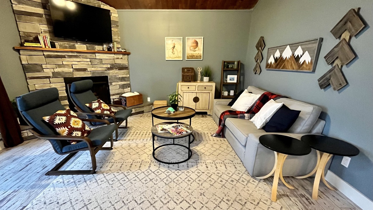 Photo of Livingroom in Alberta Beach