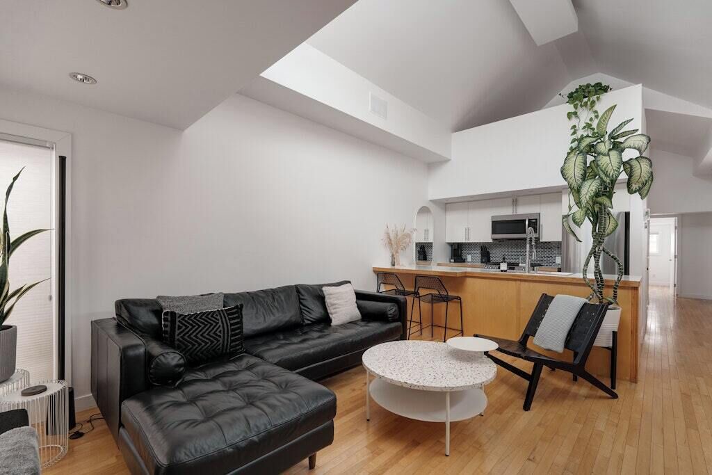 Photo of Livingroom in Bridgeland