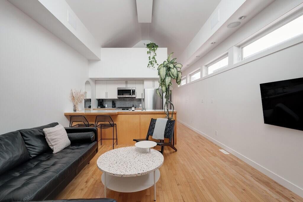 Photo of Livingroom in Bridgeland