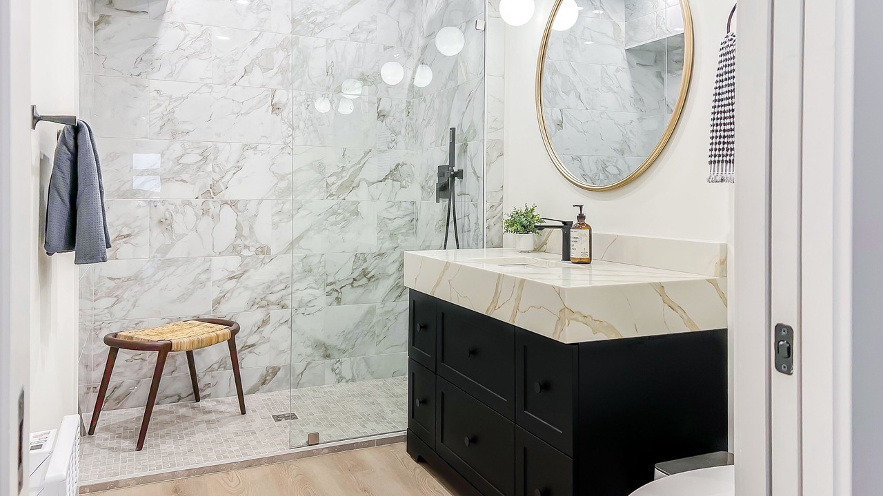 Photo of Bathroom in Queens Square