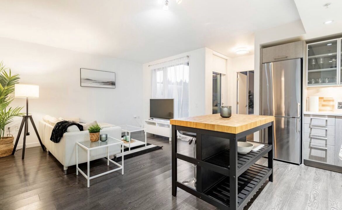 Photo of Livingroom in Downtown Eastside