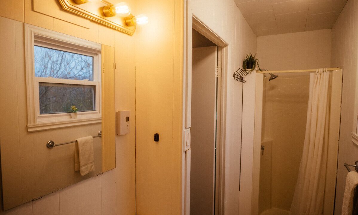 Photo of Bathroom in Saint-Tite-des-Caps