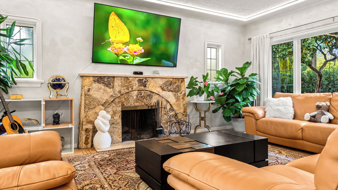Photo of Livingroom in Shaughnessy