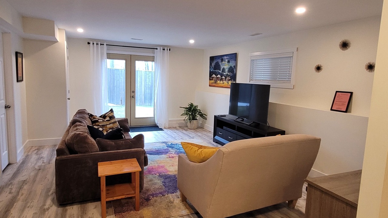 Photo of Livingroom in Amherstview