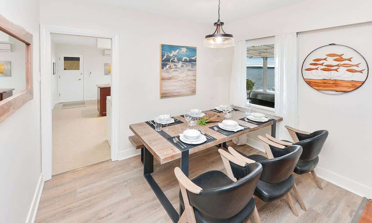 Photo of Bedroom in Chemainus