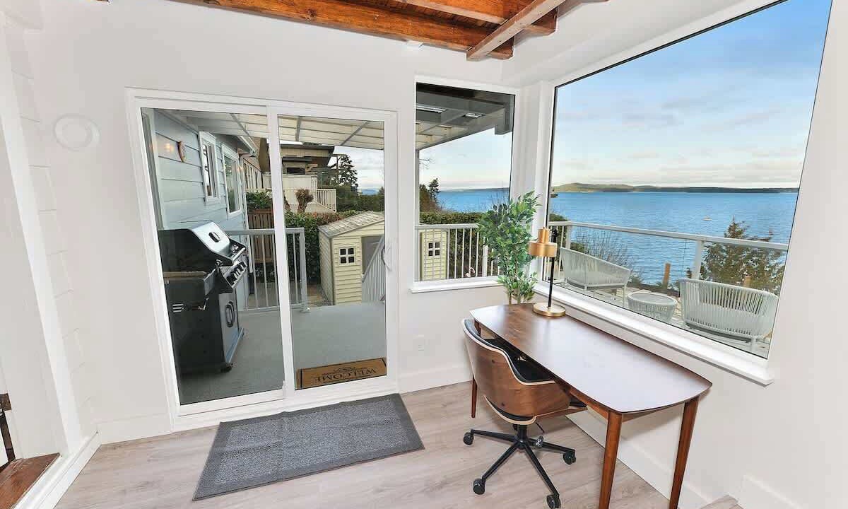 Photo of Bedroom in Chemainus