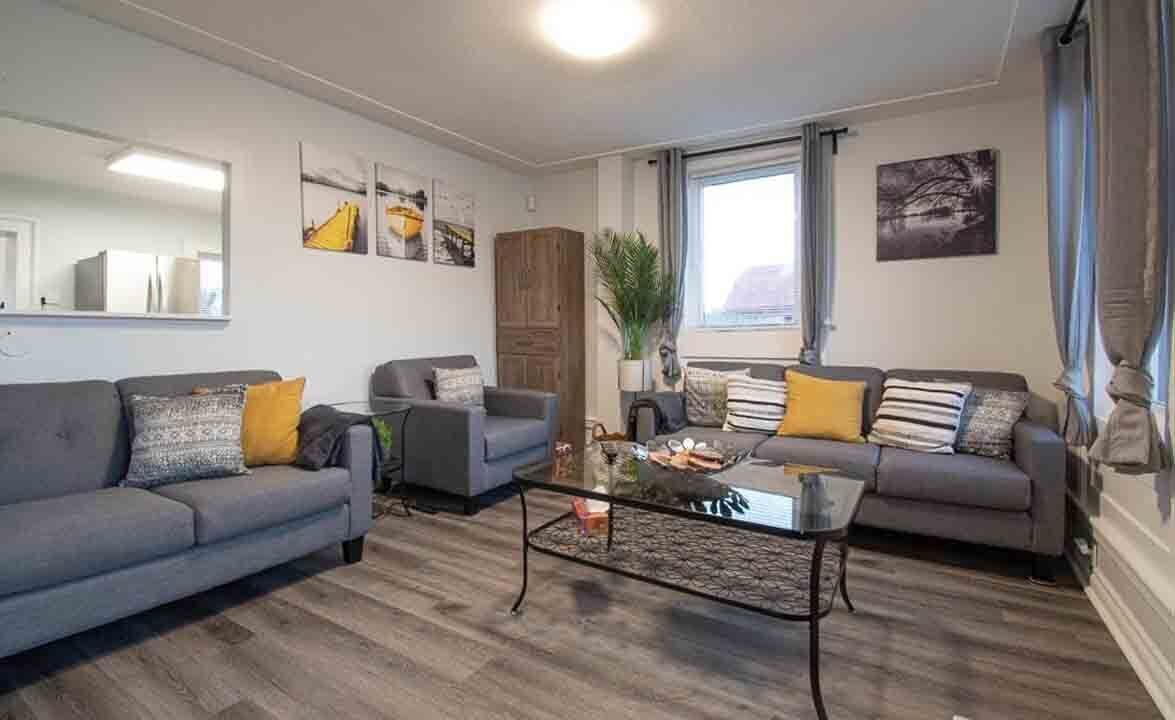 Photo of Livingroom in Central Frontenac