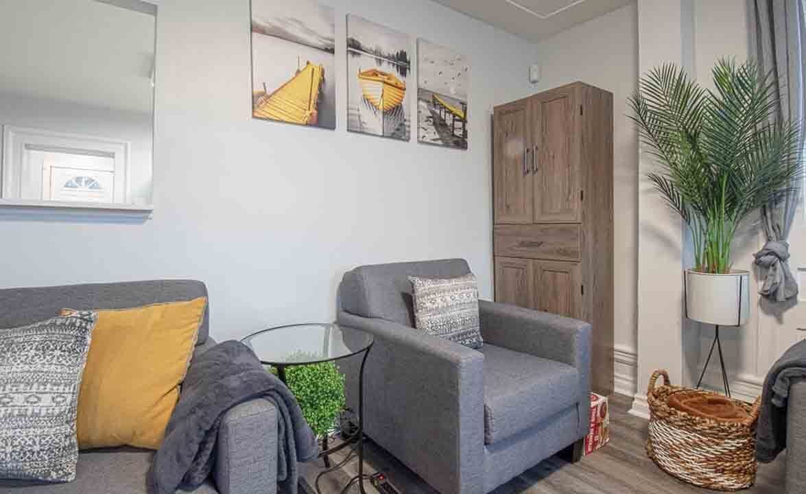 Photo of Livingroom in Central Frontenac