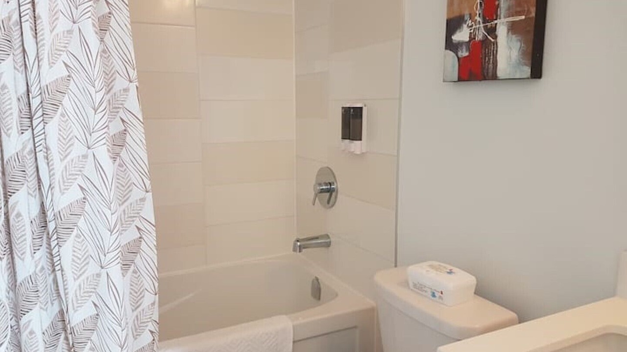 Photo of Bathroom in The Peanut