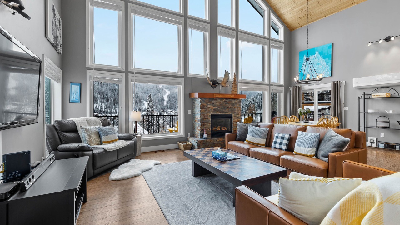 Photo of Livingroom in Sun Peaks