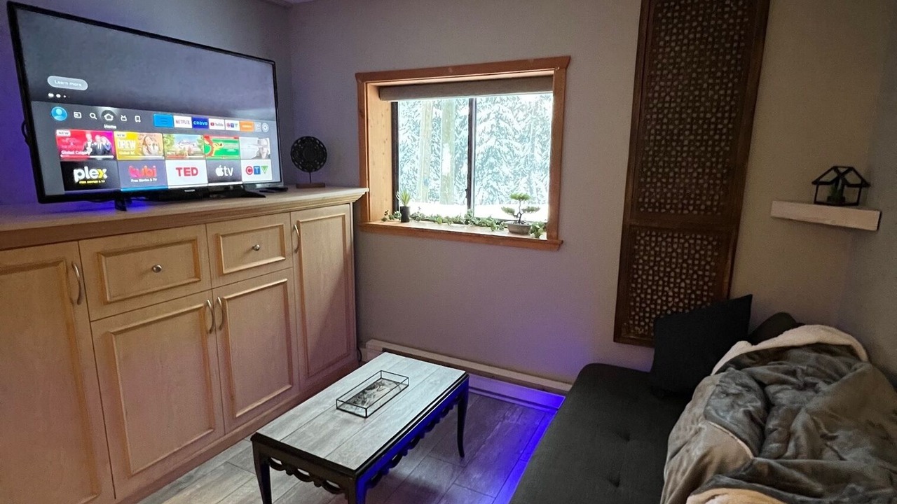 Photo of Livingroom in Courtenay