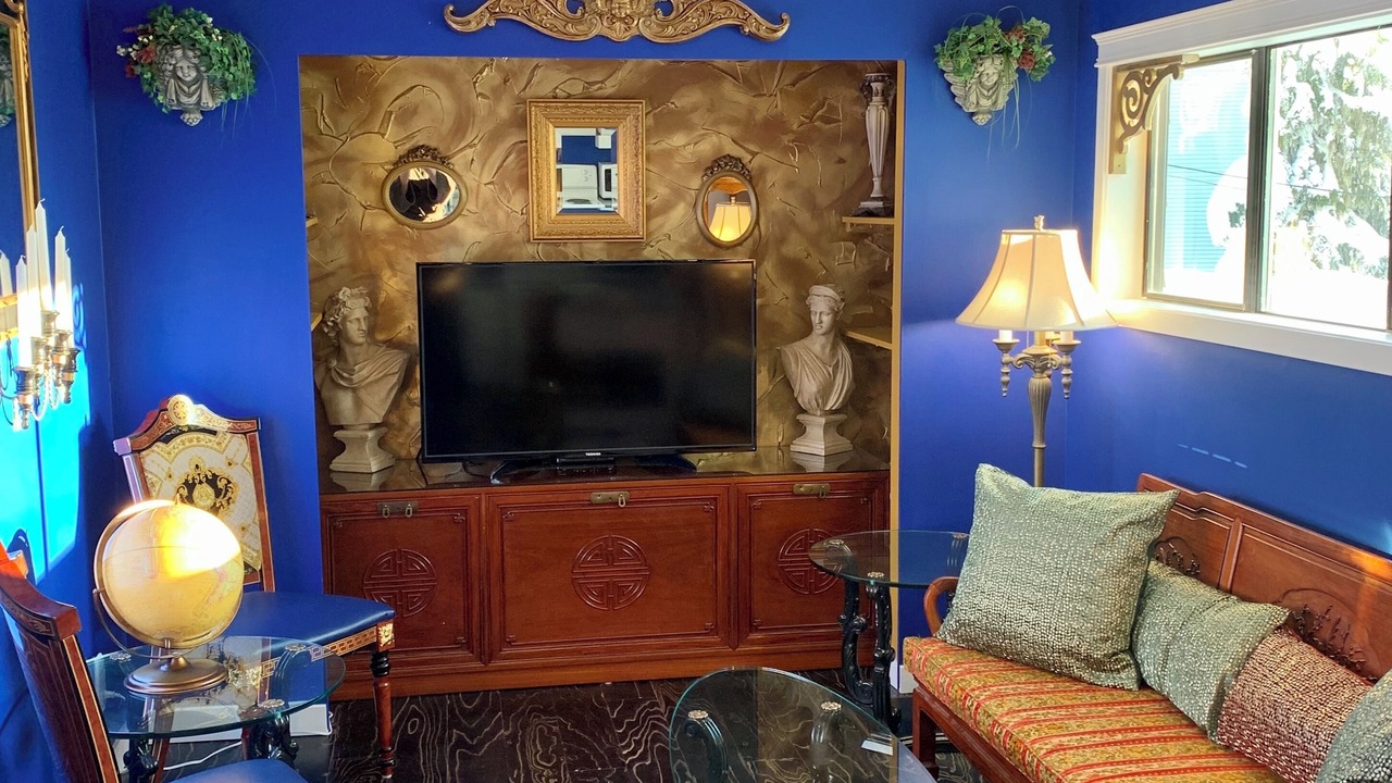 Photo of Livingroom in Courtenay