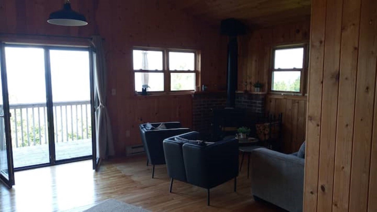 Photo of Livingroom in West Bay