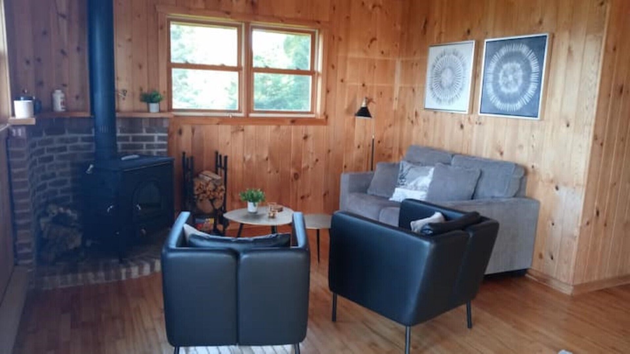 Photo of Livingroom in West Bay