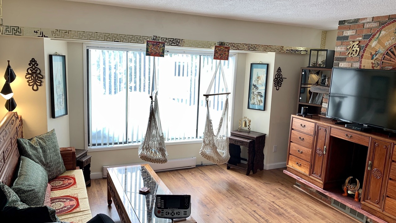 Photo of Livingroom in Courtenay