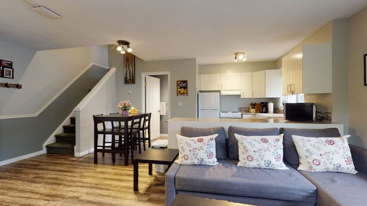 Photo of Livingroom in Harvie Heights