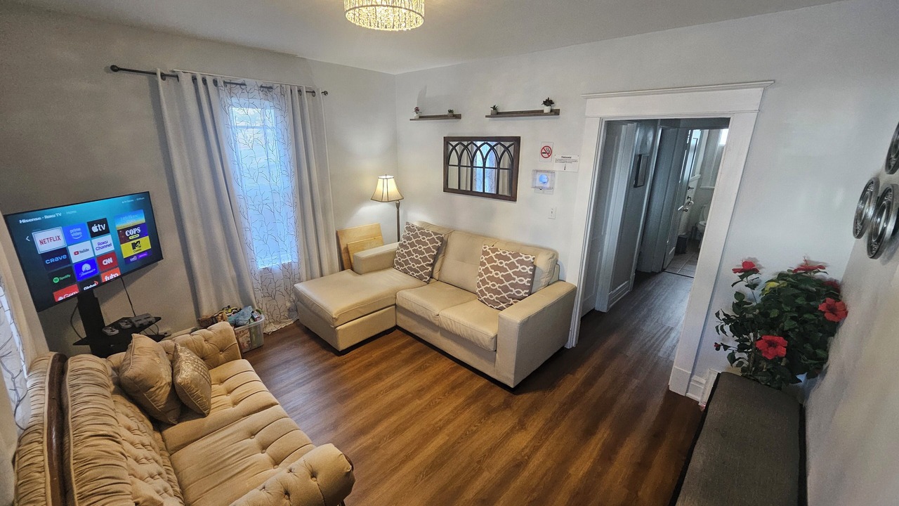Photo of Livingroom in Niagara Falls