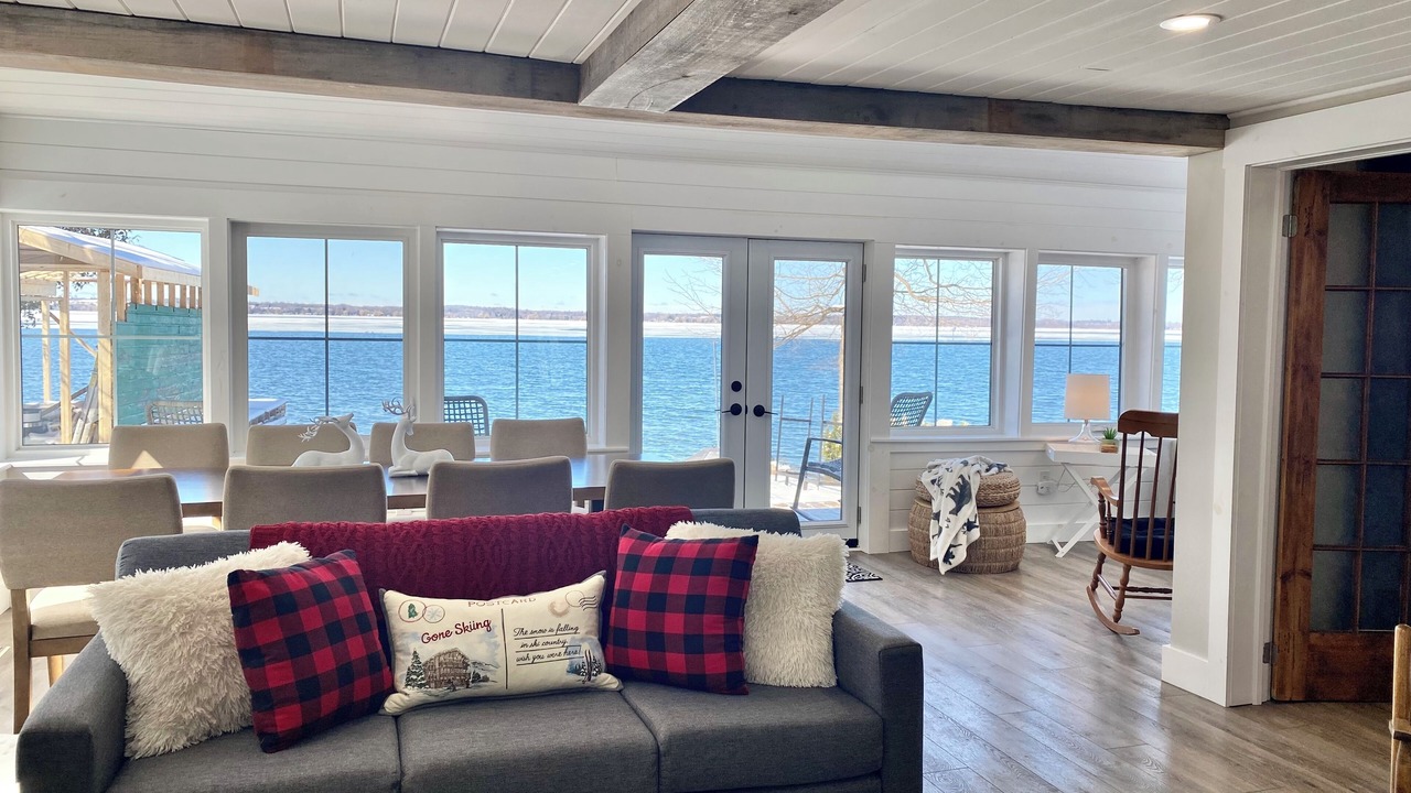 Photo of Livingroom in Scugog
