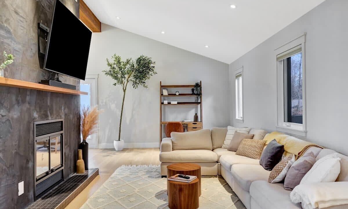 Photo of Livingroom in Les Collines-de-l'Outaouais Regional County Municipality