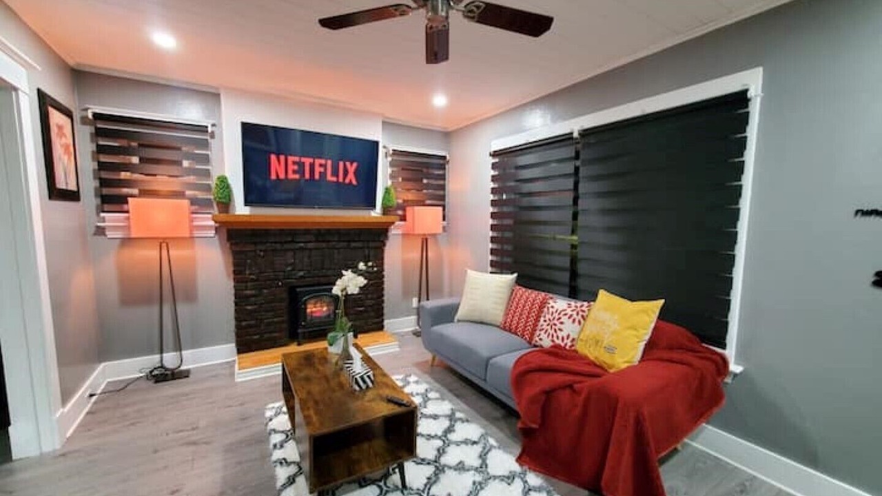 Photo of Livingroom in North Central Edmonton