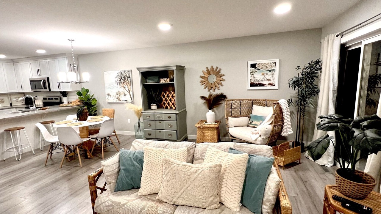 Photo of Livingroom in Sylvan Lake
