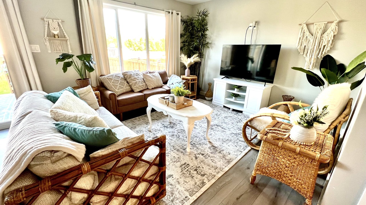 Photo of Livingroom in Sylvan Lake