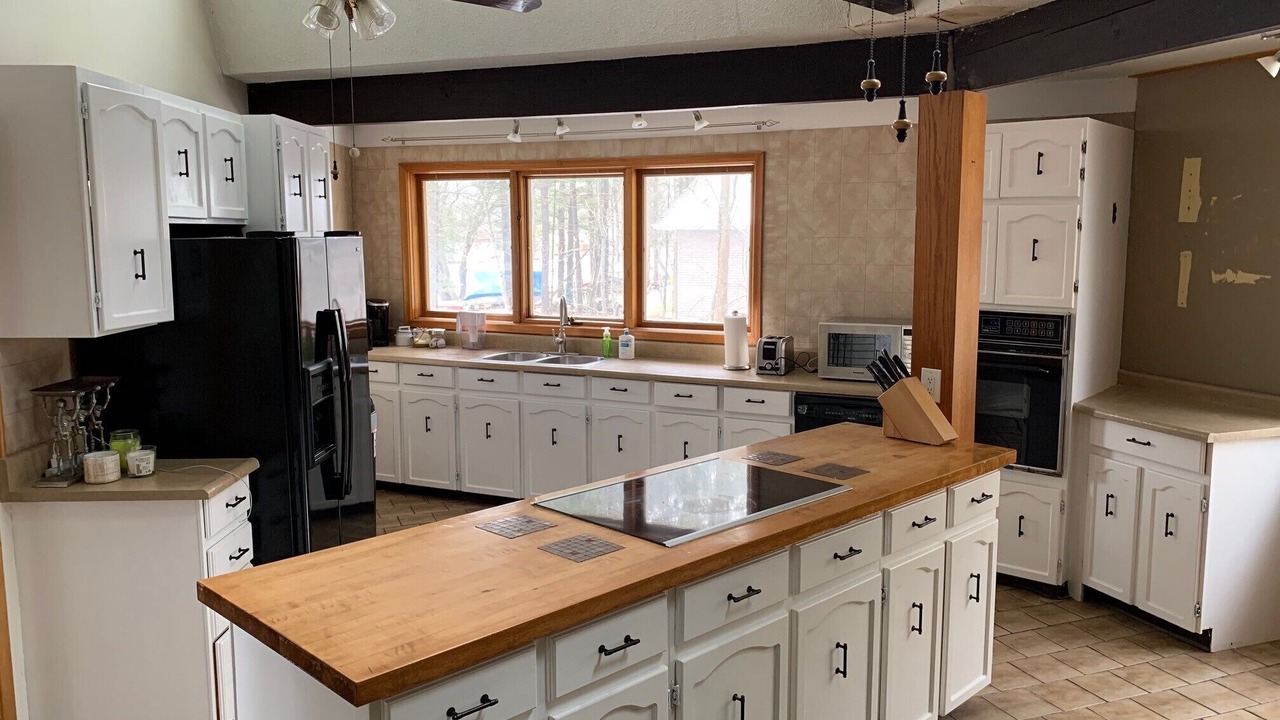 Photo of Kitchen in Gravenhurst