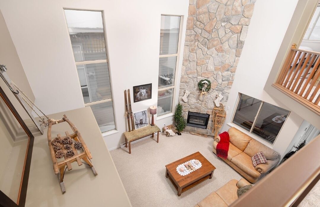 Photo of Livingroom in Snow Pine Estates