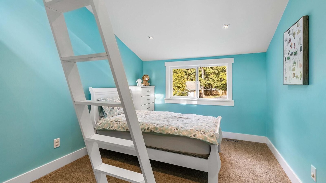 Photo of Bedroom in Maple Ridge