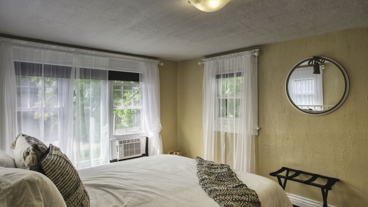 Photo of Bedroom in Beamsville