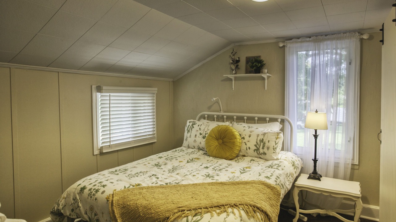 Photo of Bedroom in Beamsville
