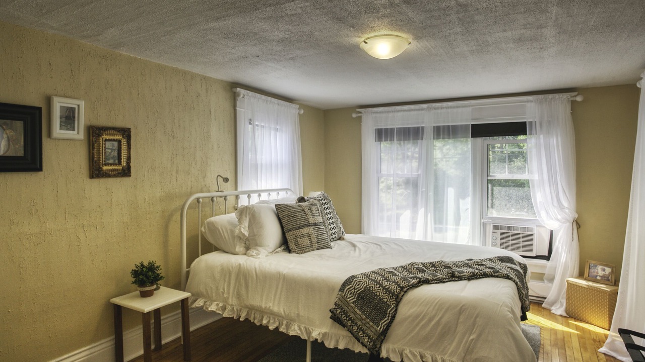 Photo of Bedroom in Beamsville