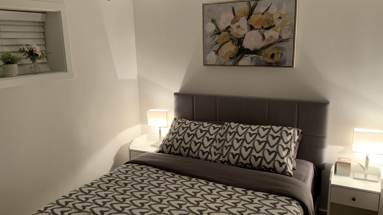 Photo of Bedroom in Departure Bay