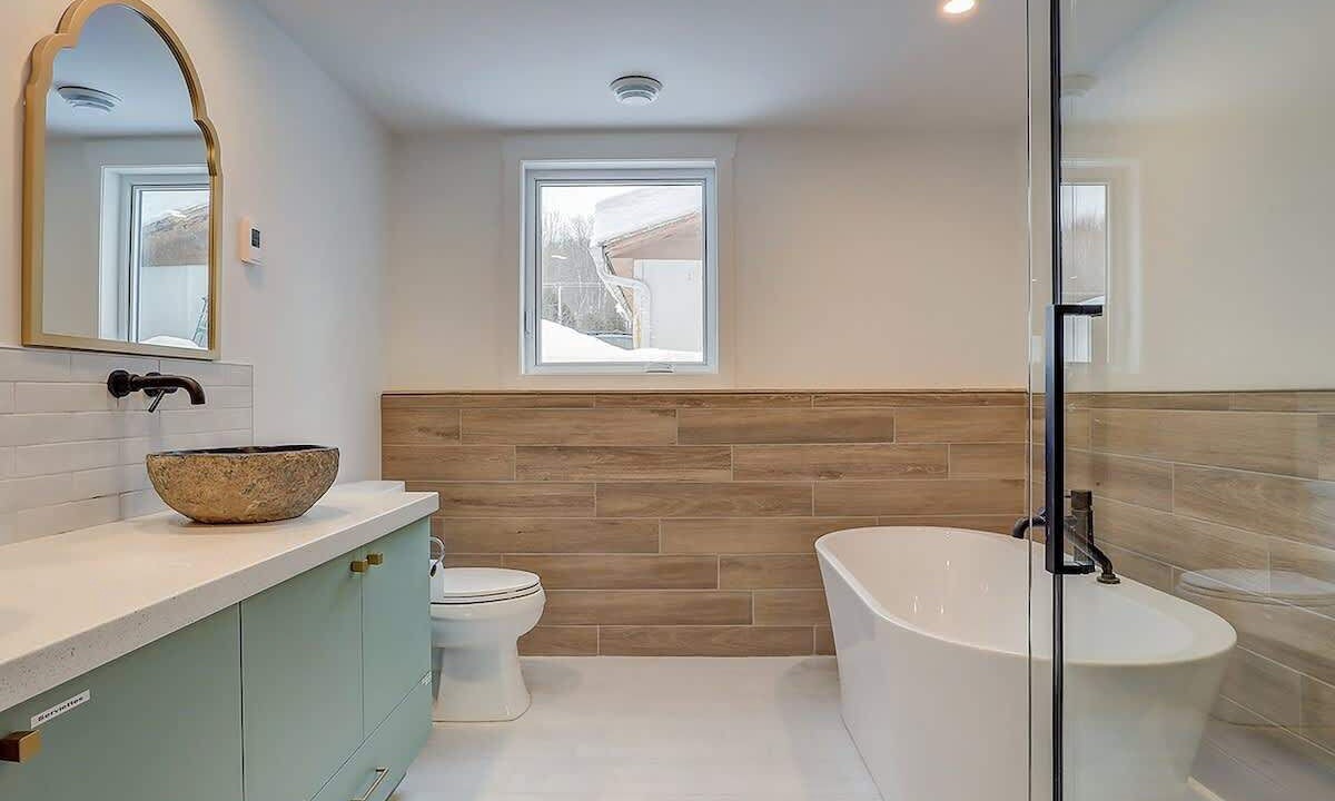 Photo of Bathroom in Stanstead Township