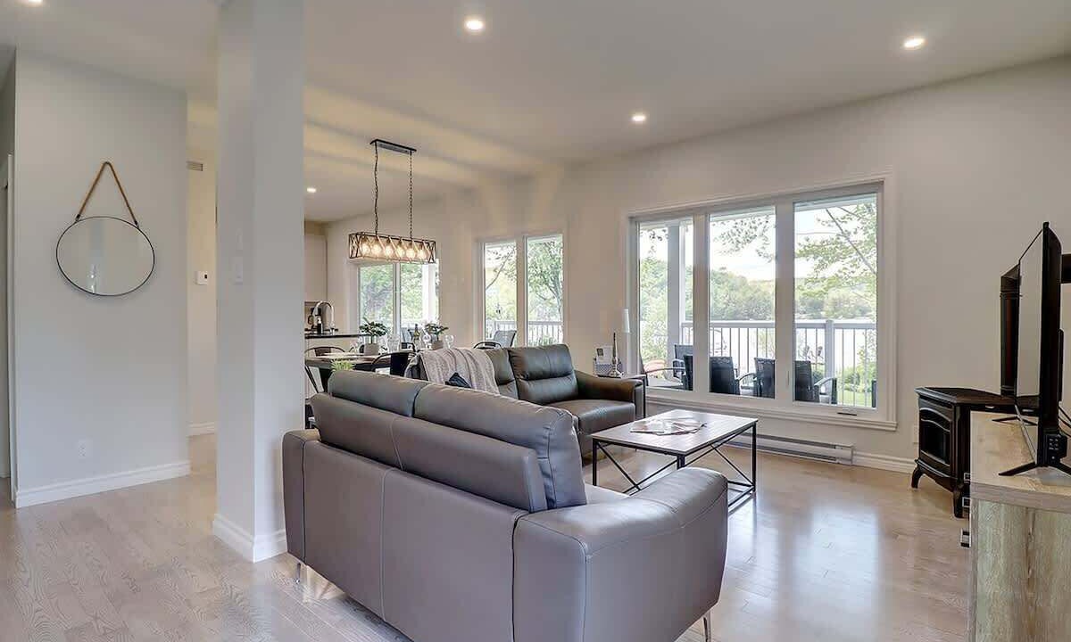 Photo of Livingroom in Stanstead Township